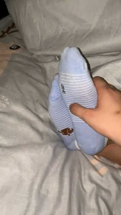 偷偷入室挠舔小姨熟睡美脚